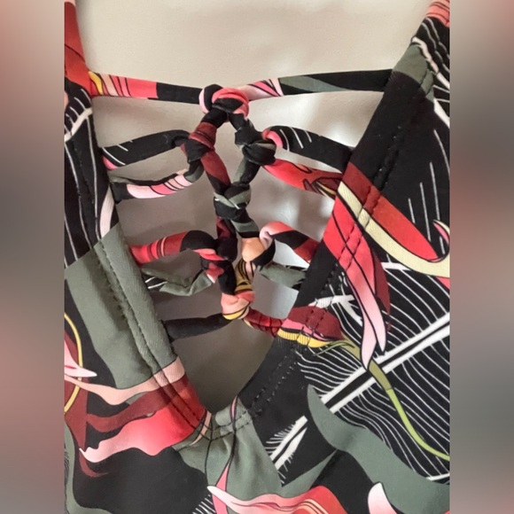 NWT. Far West one piece Swimsuit in a Green Pattern. Size Medium. - Picture 2 of 9